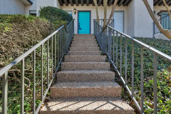 $435,000 | 3607 Las Colinas Drive, Unit B, Austin, TX 78731