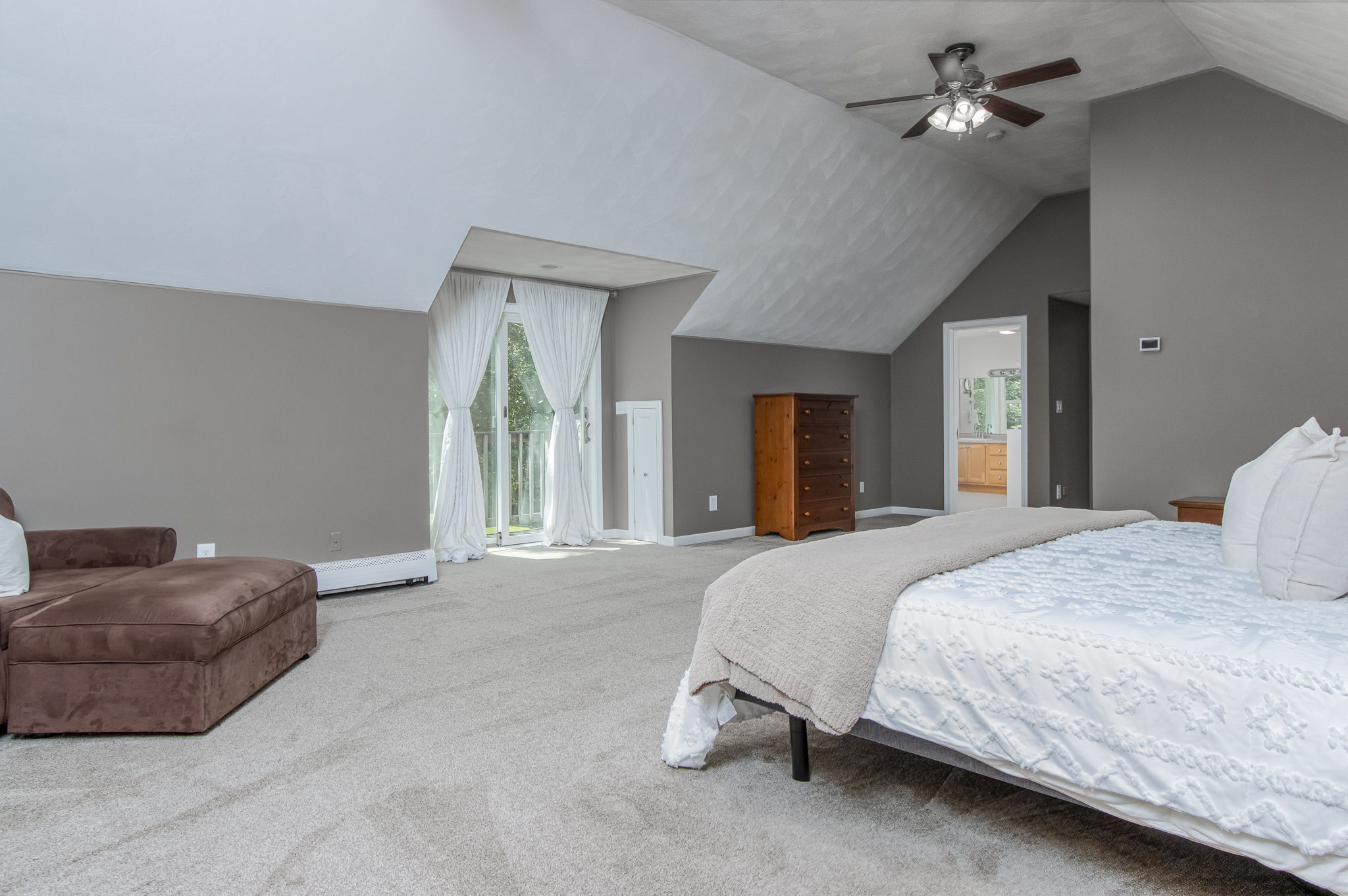 4 Upton Street Dunstable, MA 01827 - Photo 19 of 40