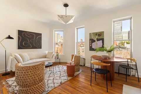 $750,000 | 149 Willow Street, Unit 5D | Brooklyn Heights
