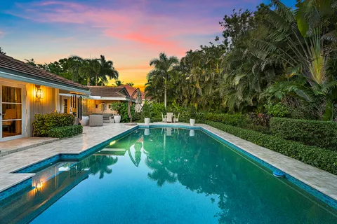 $1,200,000 | 10 Bentwood Road, Palm Beach Gardens, FL 33418