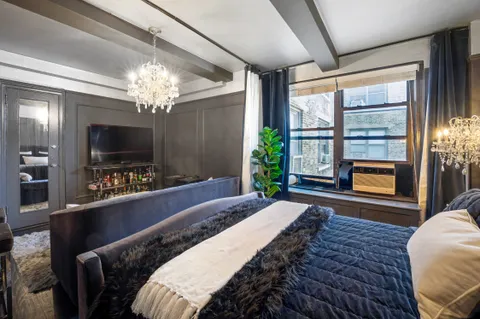 $439,000 | 235 West 102nd Street, Unit 16D | Upper West Side