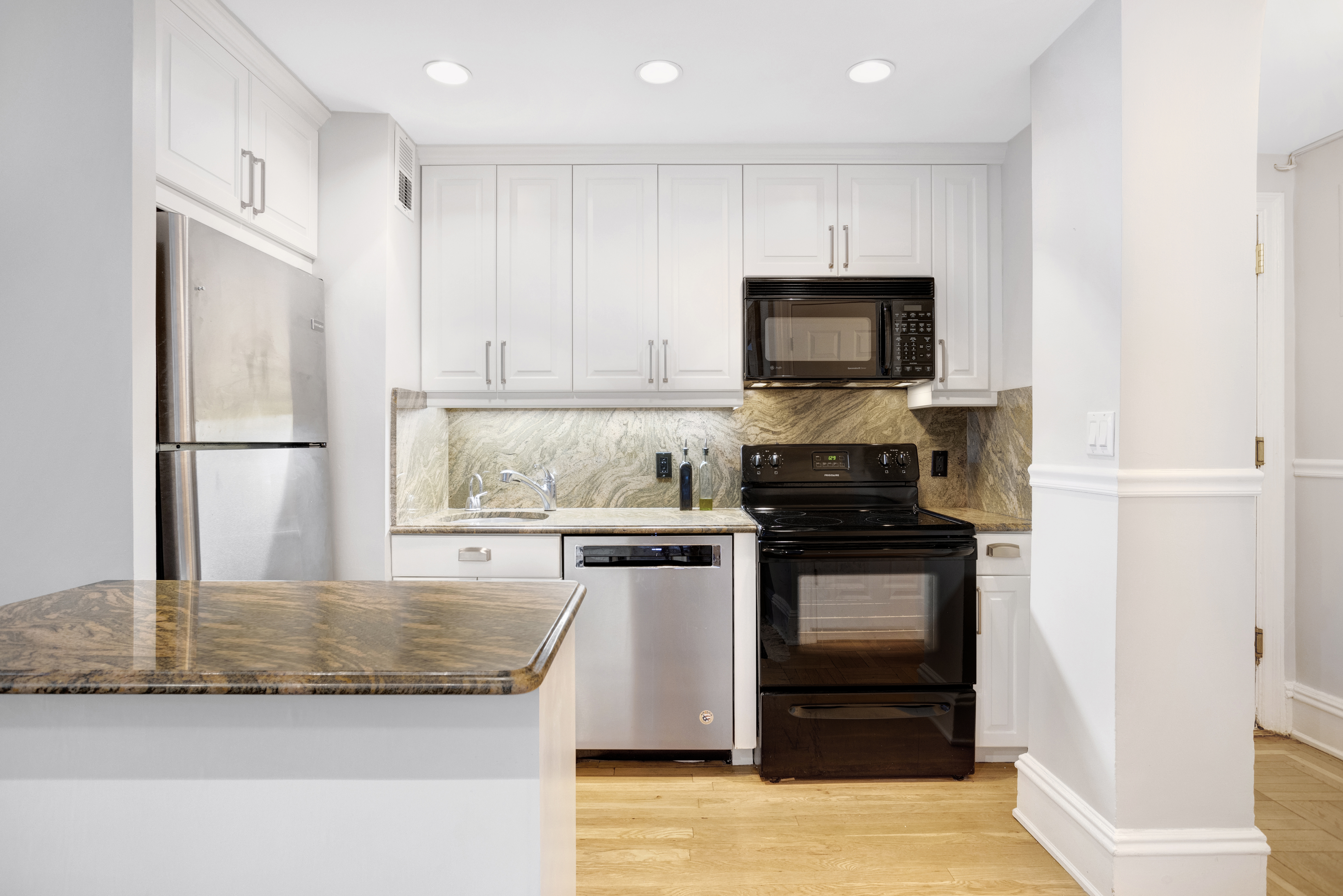 23 West 73rd Street, Unit 501 Manhattan, NY 10023 - Photo 5 of 12