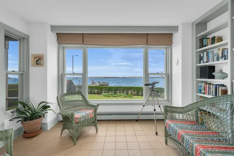 $3,000,000 | 4 Van Zandt Avenue, Newport, RI 02840