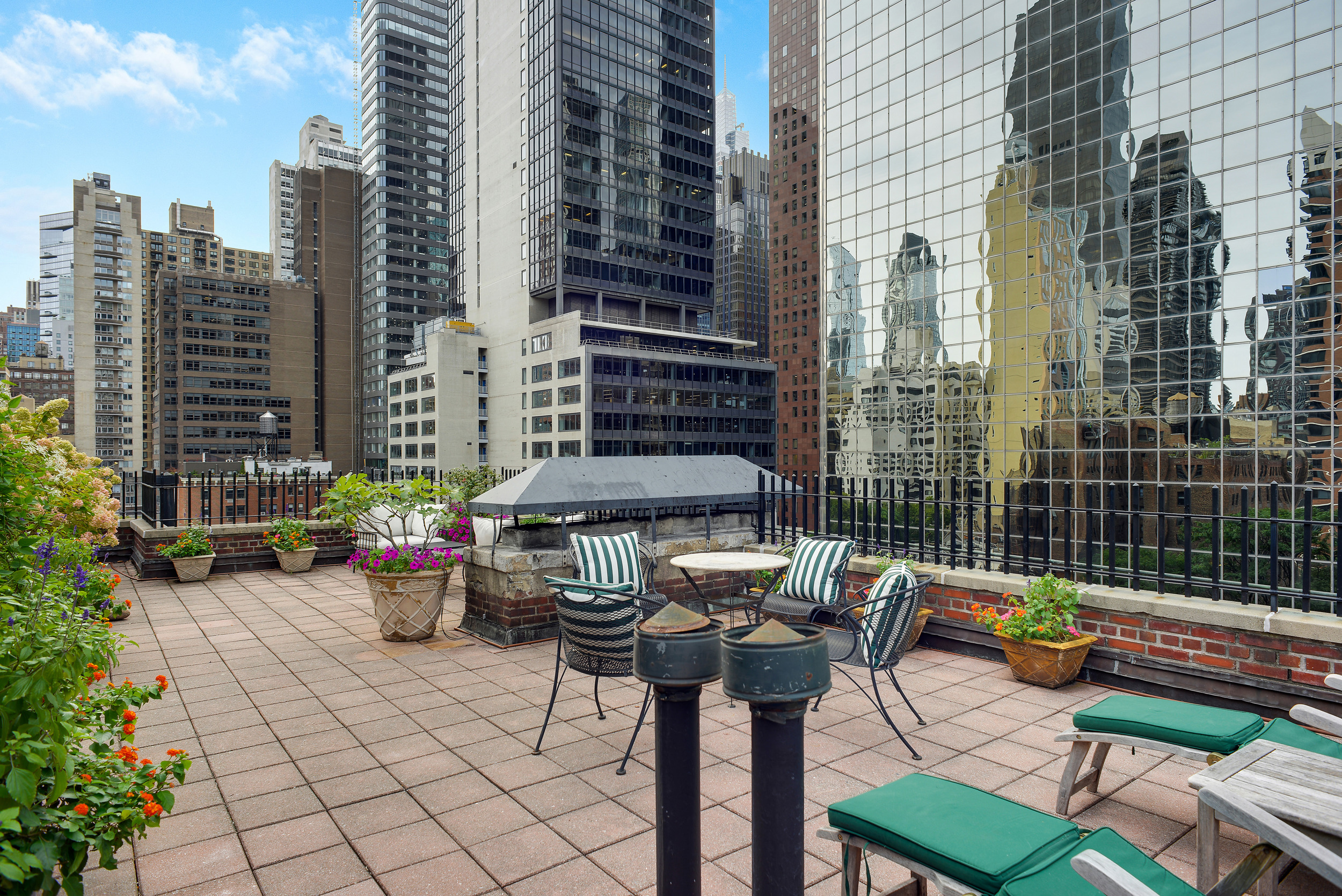 230 East 50th Street, Unit 9C Manhattan, NY 10022 - Photo 12 of 16 Gallery Image 12