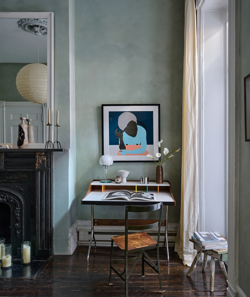 126 Washington Place, Unit 2 Manhattan, NY 10014 - Photo 5 of 14 a workspace with furniture and window