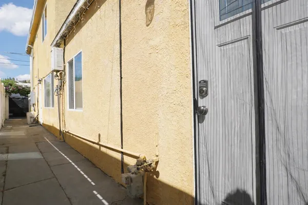 $1,450,000 | 7703 North Hollywood Way, Burbank, CA 91505