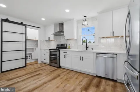 $425,000 | 19 Valley Forge Road, New Castle, DE 19720