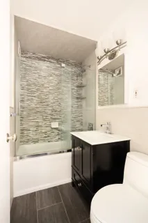 $995,000 | 201 East 21st Street, Unit 10C | Gramercy