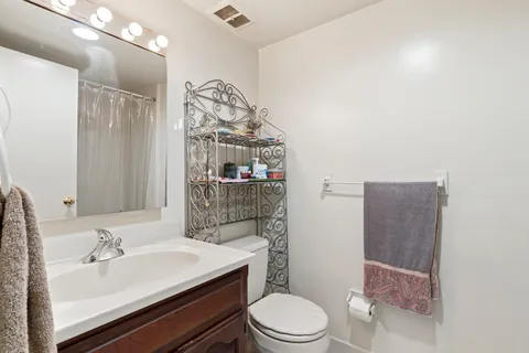 $275,000 | 355 Drummers Lane, Wayne, PA 19087
