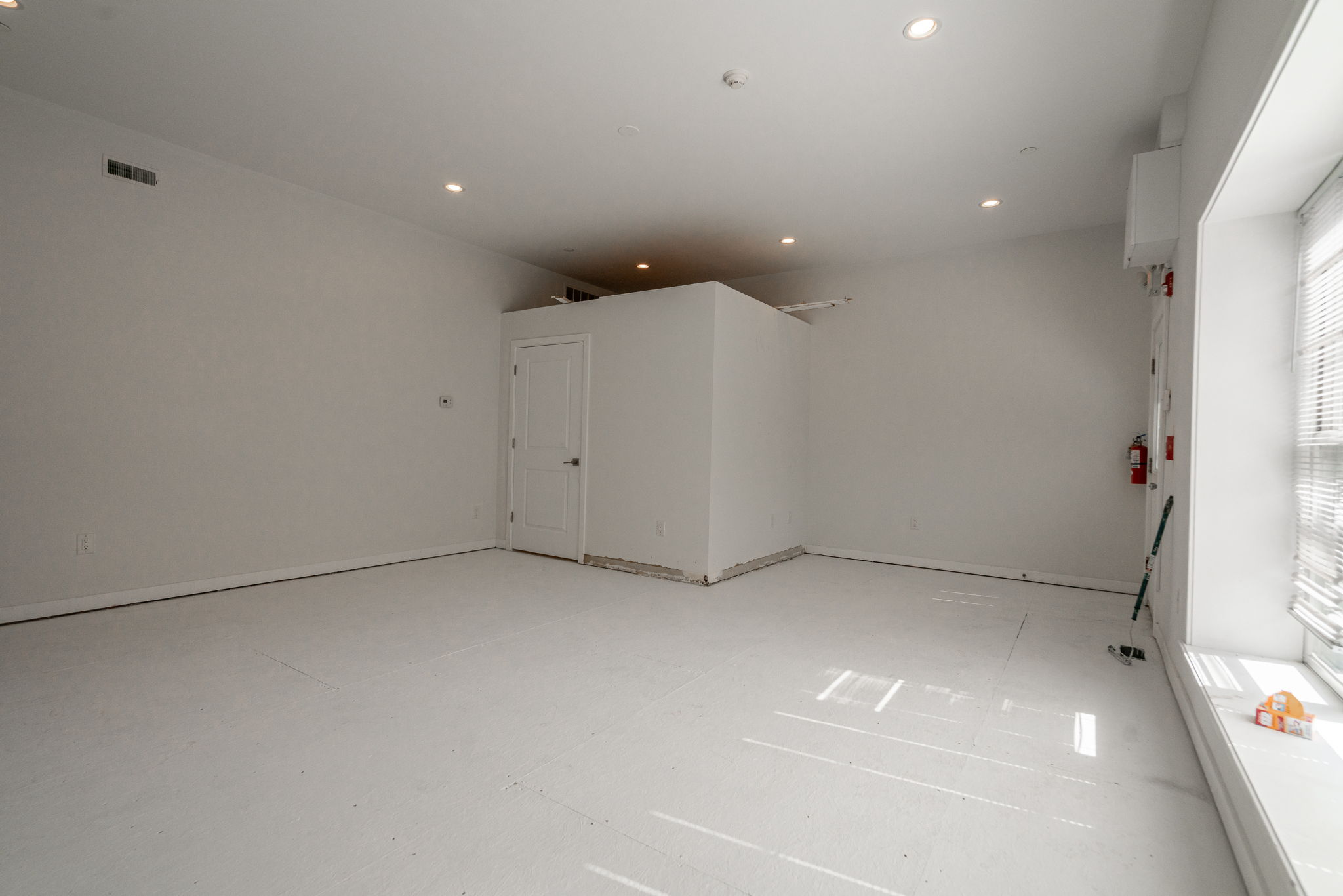 2609 Federal Street, Unit COMMERCIAL Philadelphia, PA 19146 - Photo 8 of 22 a view of an empty room