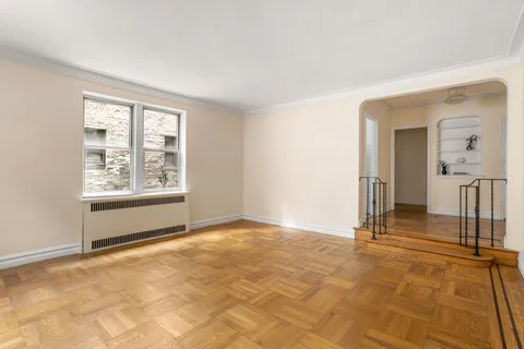 $379,000 | 303 East 37th Street, Unit 3B | Murray Hill