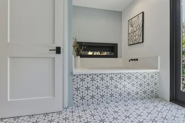$3,350,000 | 3721 Woodcliff Road, Sherman Oaks, CA 91403