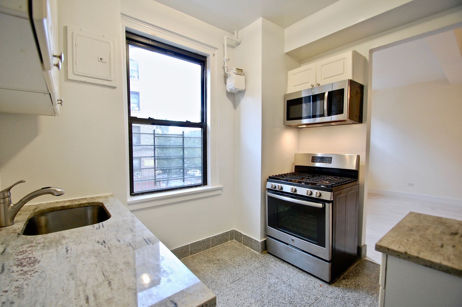 Hollybeth Plowman, Real Estate Agent Compass