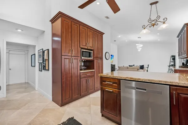 $5,900 | 9600 Northwest 18th Street, Plantation, FL 33322