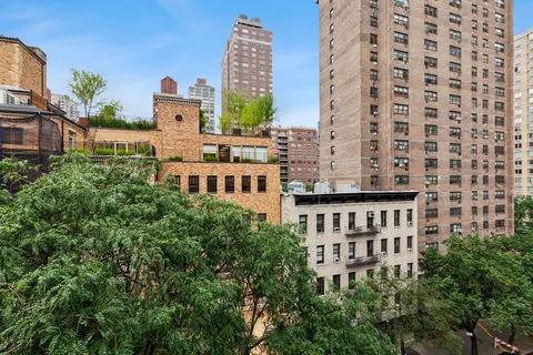 $599,000 | 330 East 70th Street, Unit 6E | Lenox Hill