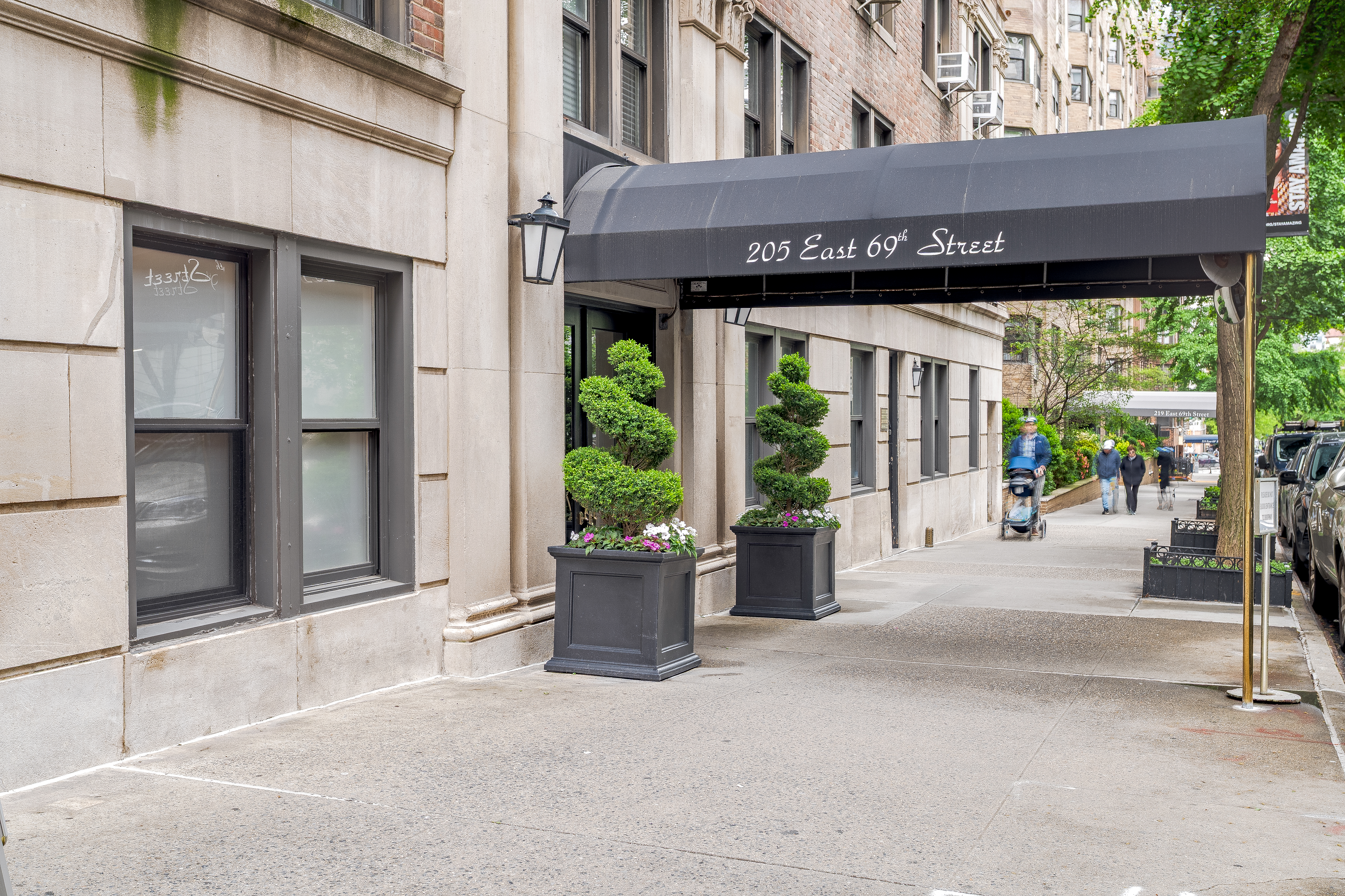 205 East 69th Street, Unit 4G Manhattan, NY 10021 - Photo 10 of 11