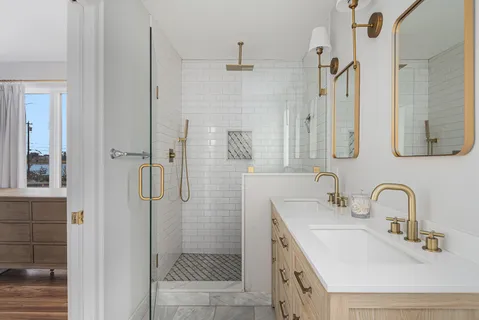 $639,000 | 1705 Wampanoag Trail, Barrington, RI 02806