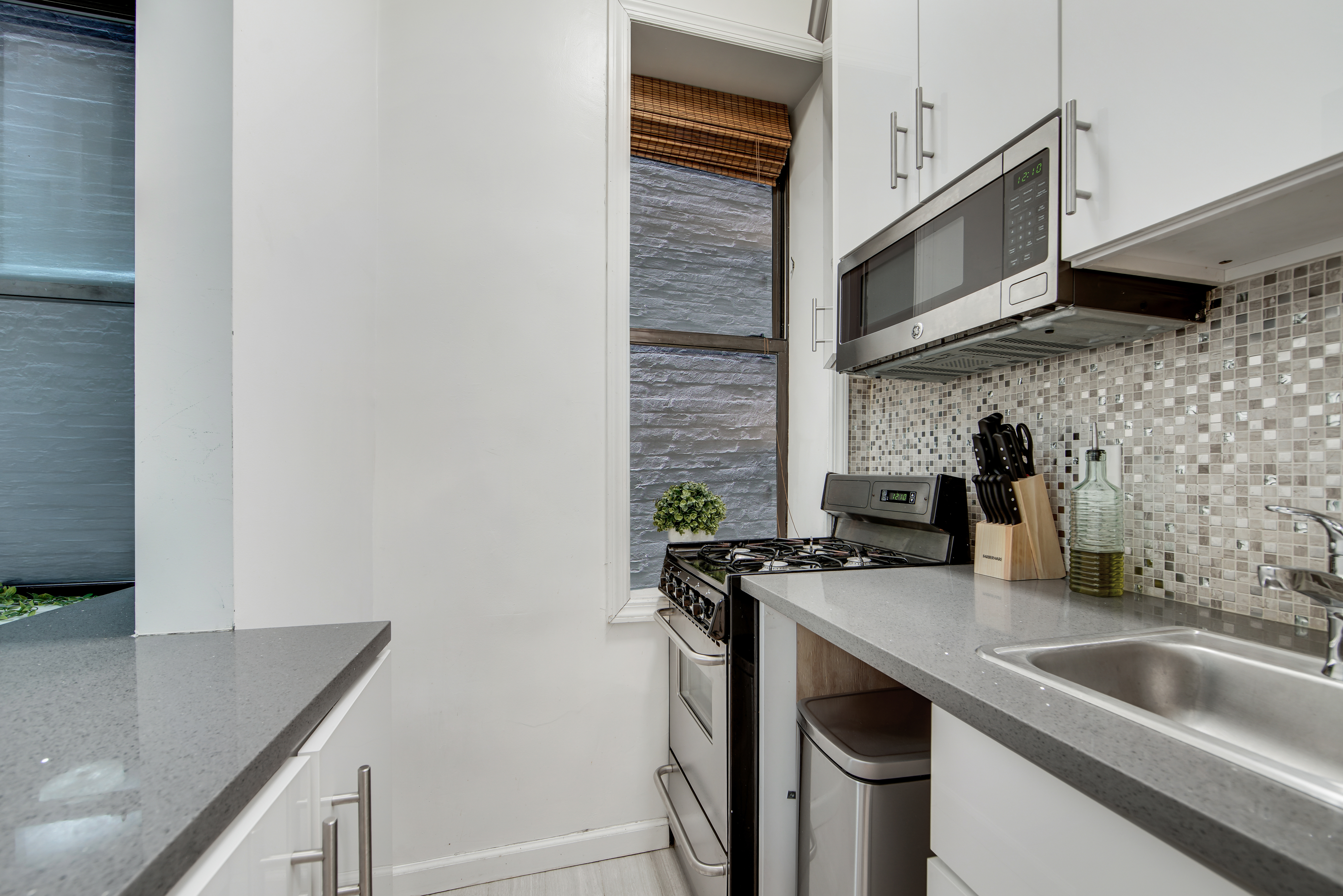 342 West 56th Street, Unit 3B Manhattan, NY 10019 - Photo 4 of 6 Gallery Image 4