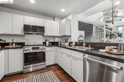 $798,000 | 1 Lakeside Drive, Unit 911, Oakland, CA 94612