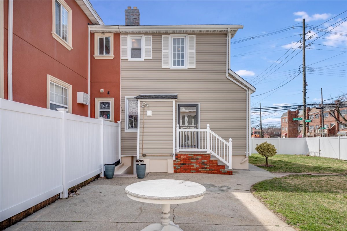 97-05 Albert Road Queens, NY 11417 - Photo 28 of 31