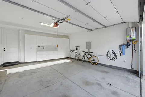 $1,379,000 | 21445 Hayley Lane, Huntington Beach, CA 92646