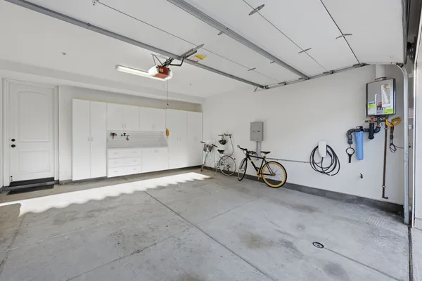 $1,379,000 | 21445 Hayley Lane, Huntington Beach, CA 92646