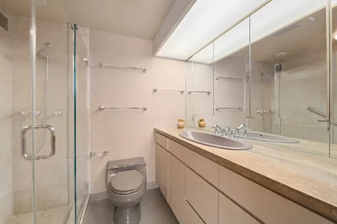 $1,625,000 | 25 Sutton Place South, Unit 18M | Sutton Place