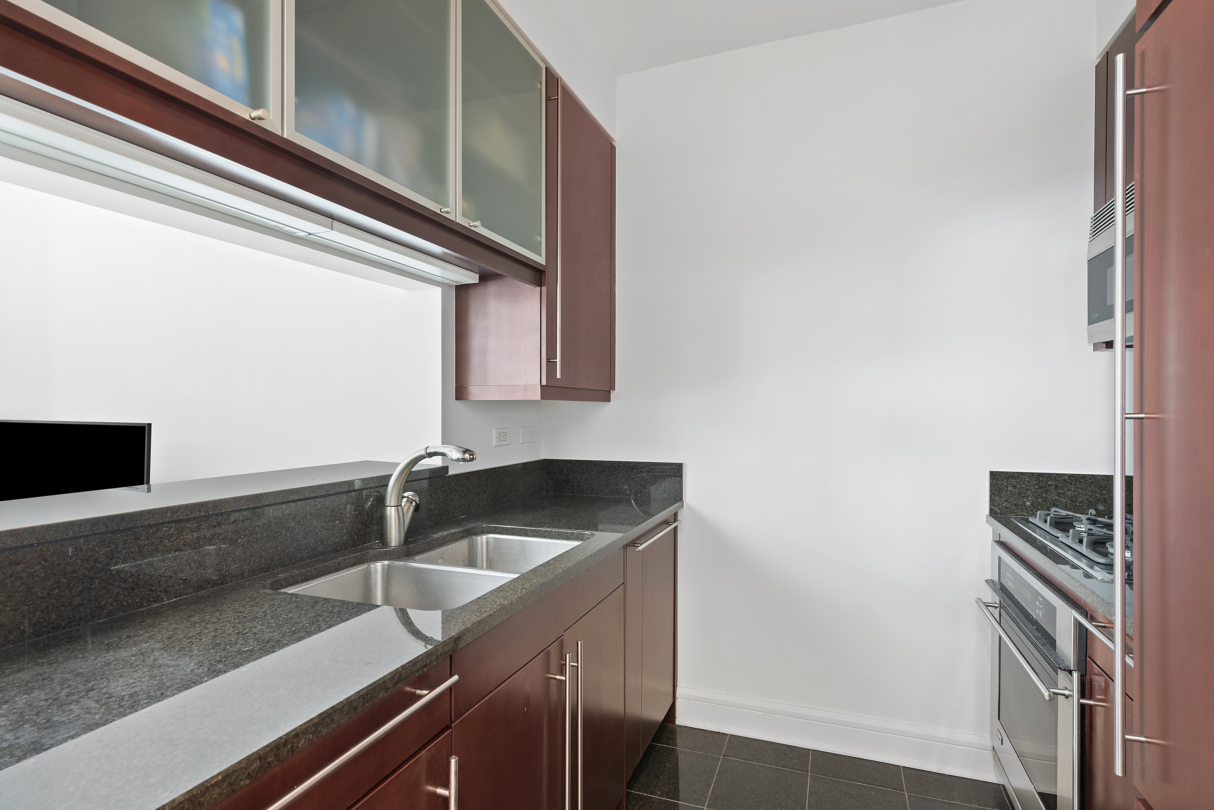 240 Riverside Boulevard, Unit 9P Manhattan, NY 10069 - Photo 5 of 7