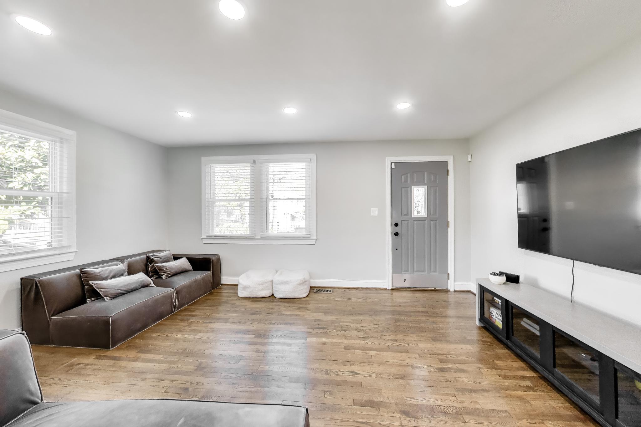 4609 Hillside Road Southeast Washington, DC 20019 - Photo 8 of 37