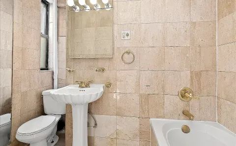 $3,600 | 1313 3rd Avenue, Unit 4RN | Lenox Hill