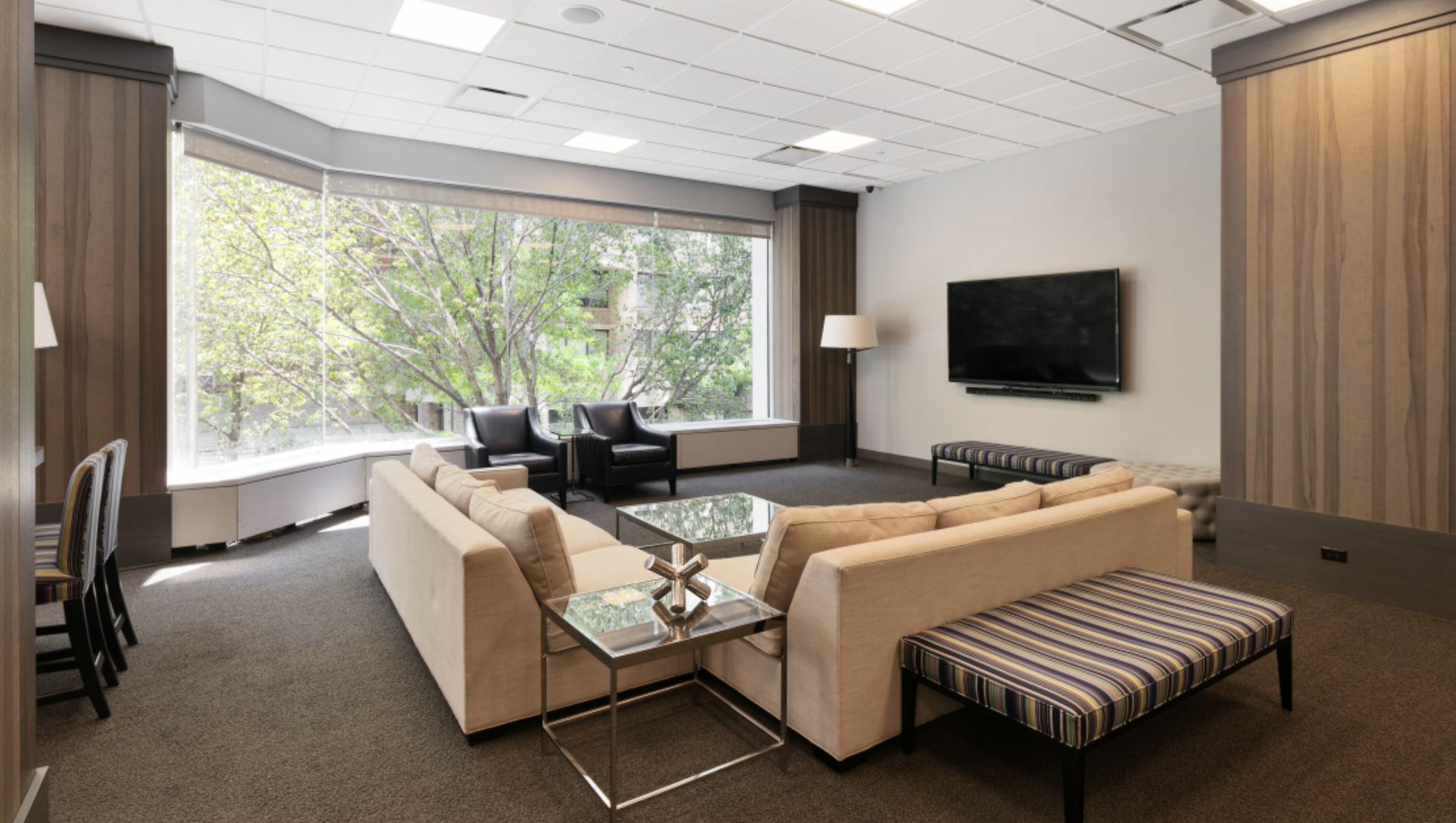 61 West 62nd Street, Unit 19F Manhattan, NY 10023 - Photo 3 of 4