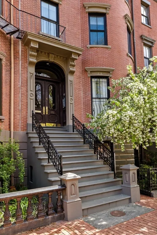 $2,650,000 | 22 Worcester Square, Unit 1, Boston, MA 02118