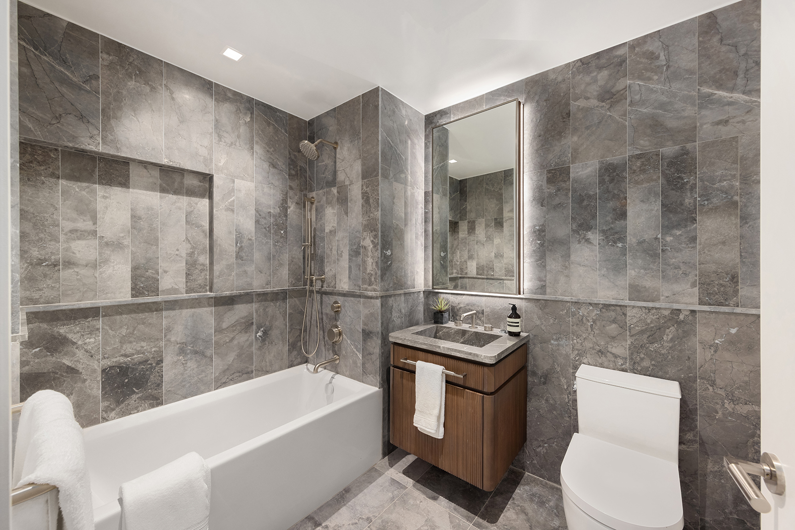 208 Delancey Street, Unit 3G Manhattan, NY 10002 - Photo 6 of 23