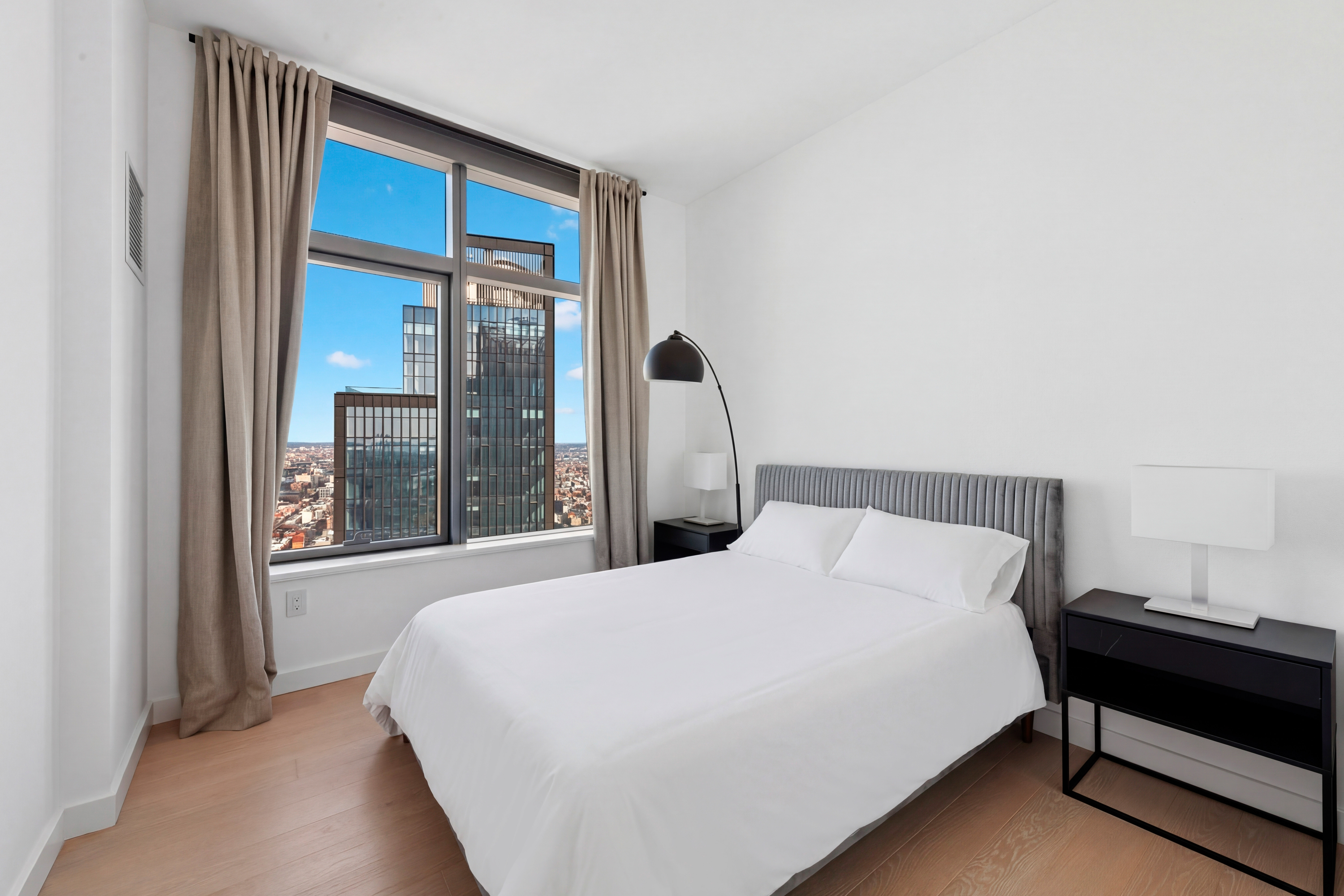 3 Court Square, Unit PH302 Queens, NY 11101 - Photo 4 of 8