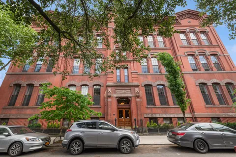 $2,995,000 | 174 Pacific Street, Unit 1A | Cobble Hill