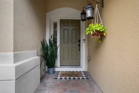 $290,000 | 3401 Shallot Drive, Unit 103, Orlando, FL 32835