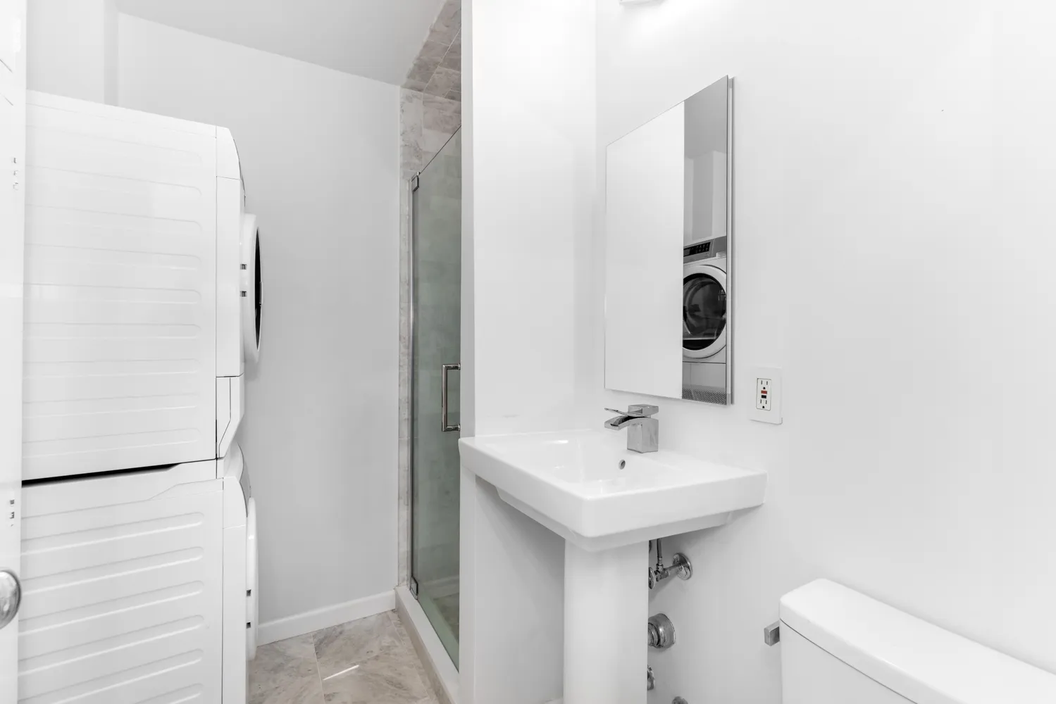 $700,000 | 313 East 56th Street, Unit 2C | Sutton Place