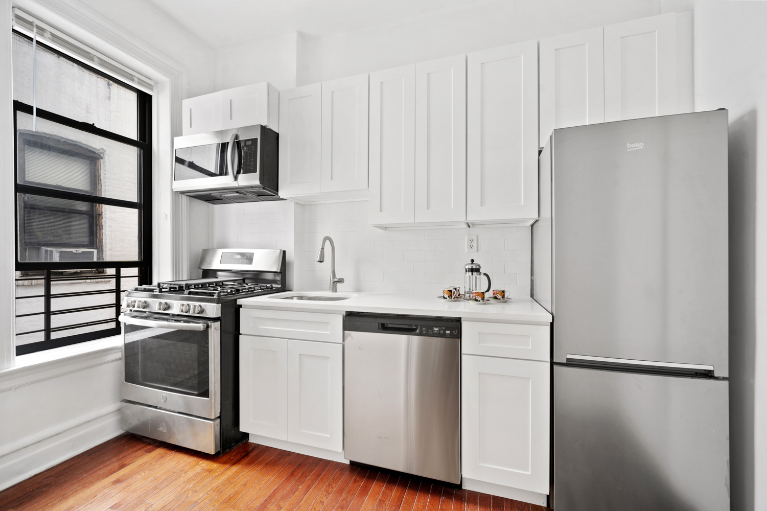 408 8th Avenue, Unit 4B Brooklyn, NY 11215 - Photo 2 of 9