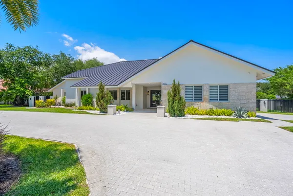 $2,925,000 | 9201 Southwest 102nd Street, Miami, FL 33176