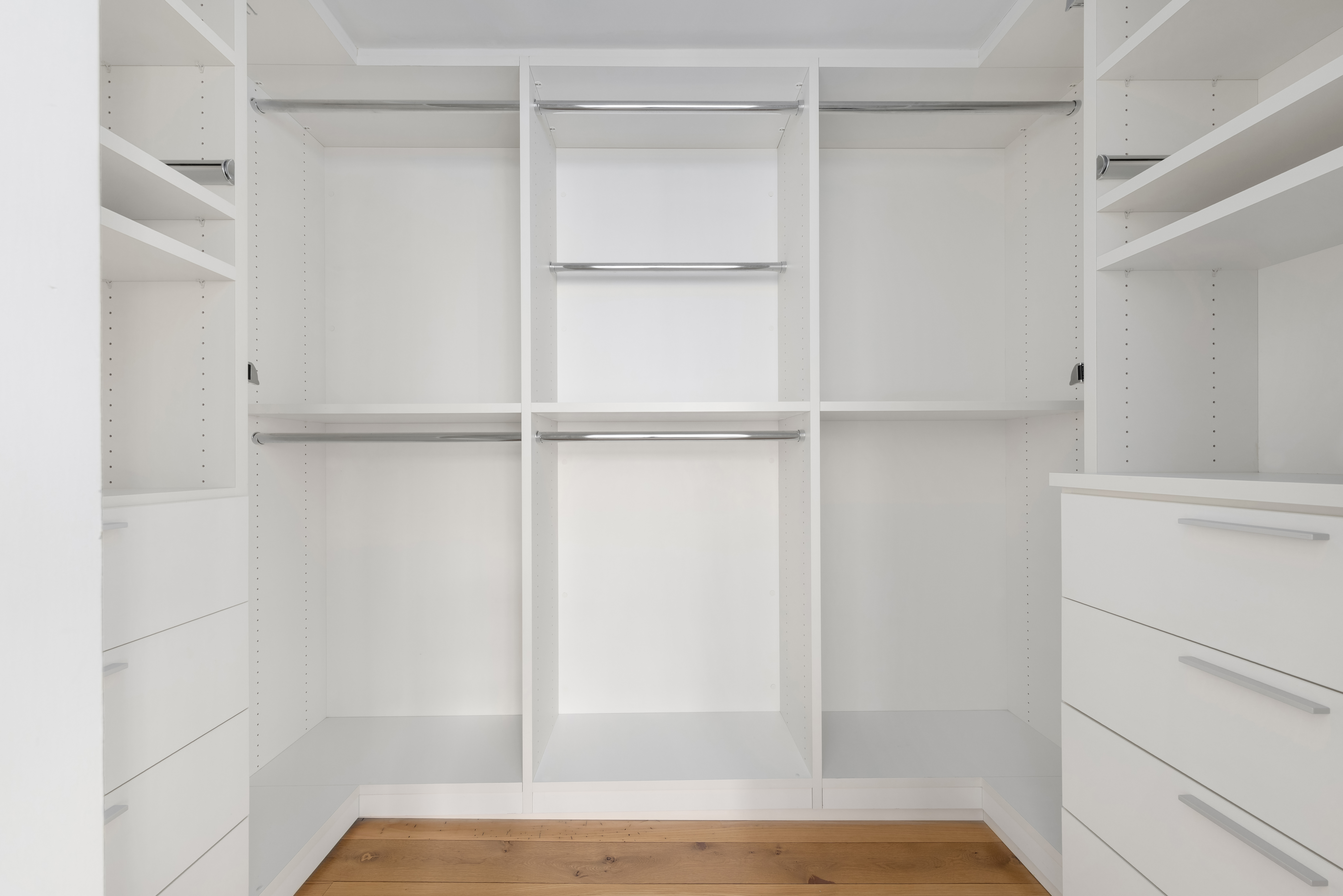 1 Irving Place, Unit G20A Manhattan, NY 10003 - Photo 7 of 14 a view of an empty walk in closet
