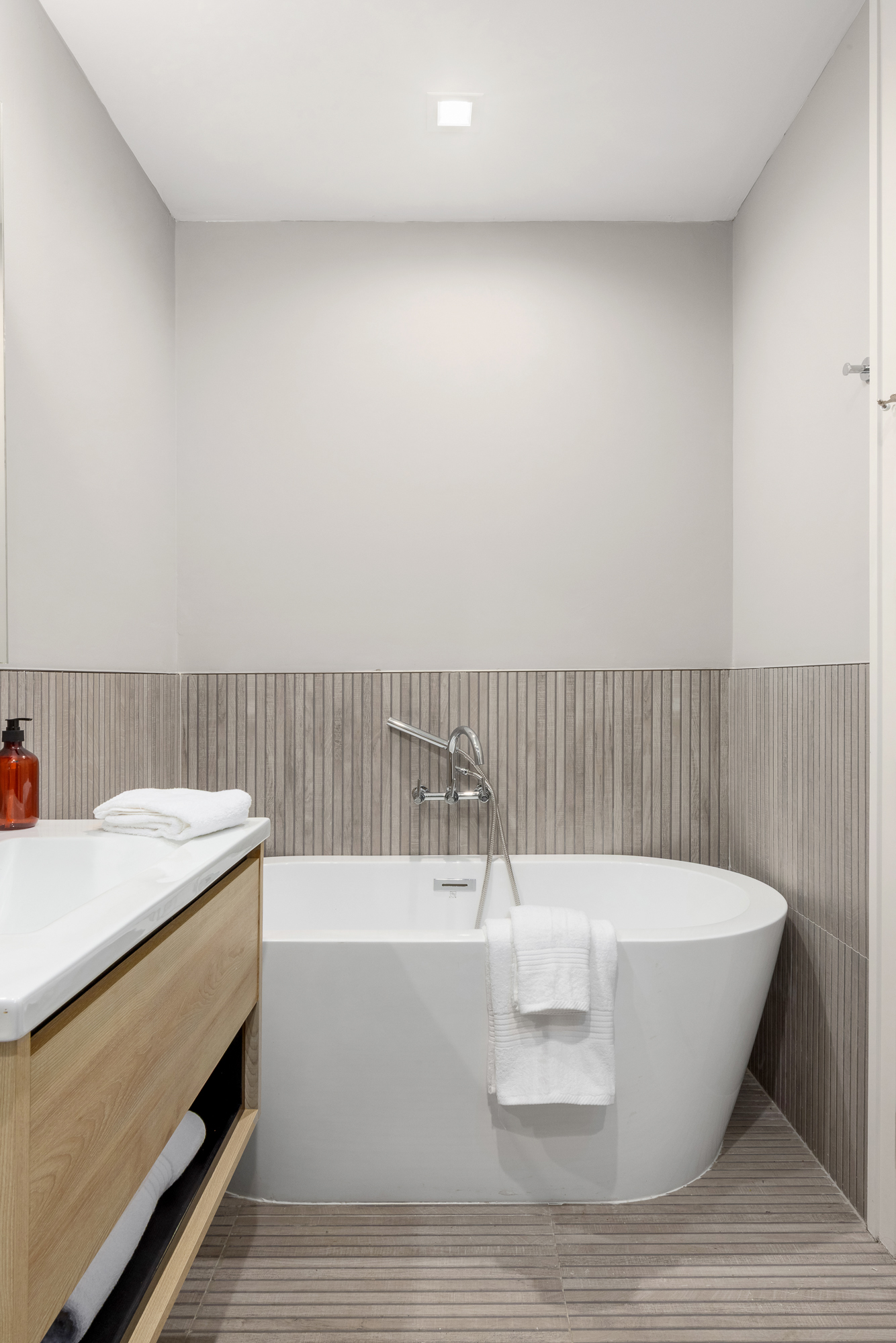 246 Maple Street, Unit 3A Brooklyn, NY 11225 - Photo 12 of 15 a view of a bathtub in a room