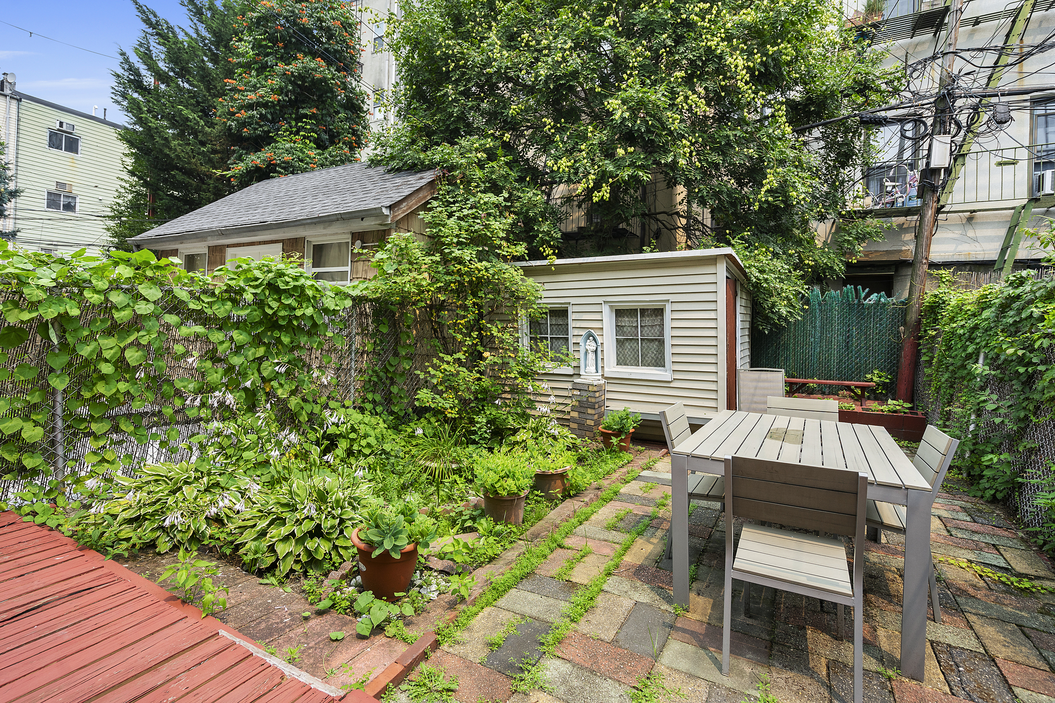 690 Humboldt Street Brooklyn, NY 11222 - Photo 4 of 7