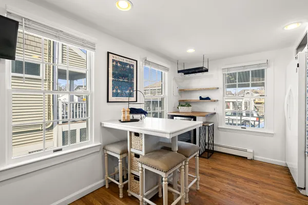 $725,000 | 7 Moreland Avenue, Hull, MA 02045