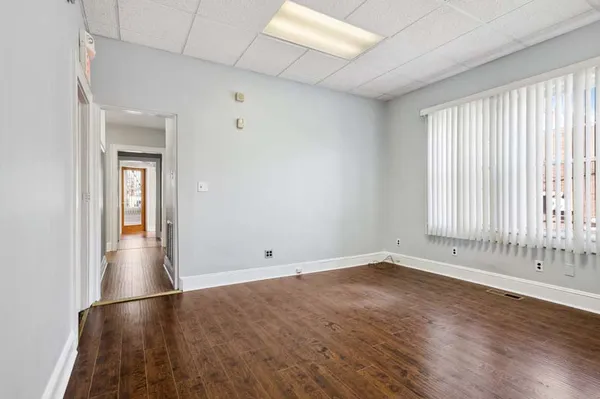 $3,300 | 586 Livingston Avenue, North Brunswick, NJ 08902