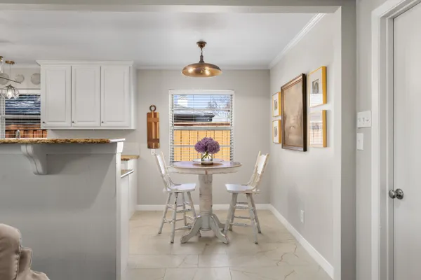 $585,000 | 9616 Vinewood Drive, Dallas, TX 75228