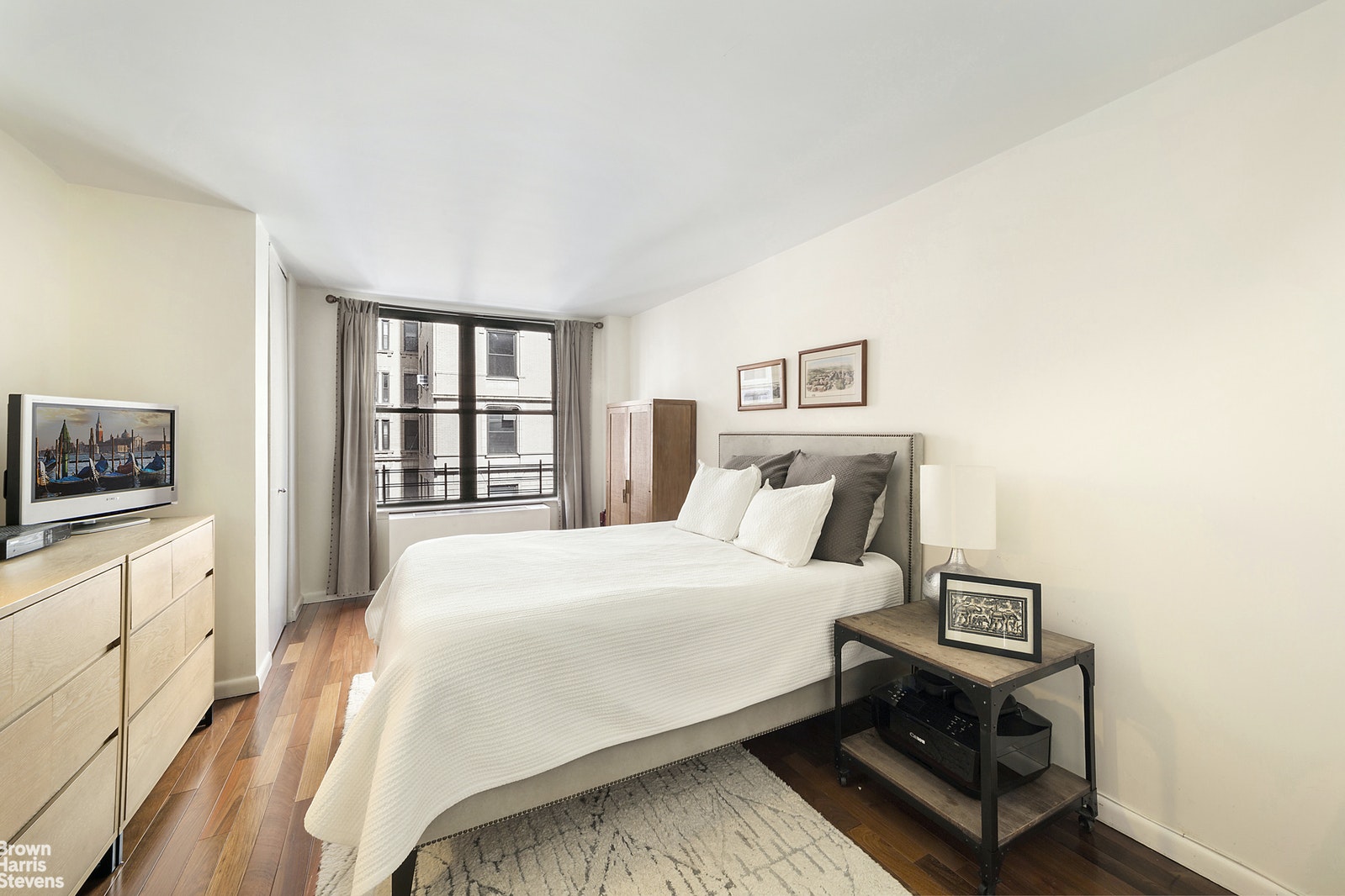 2250 Broadway, Unit 5E Manhattan, NY 10024 - Photo 4 of 10
