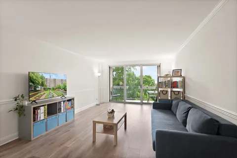 $297,000 | 4977 Battery Lane, Unit 1711, Bethesda, MD 20814