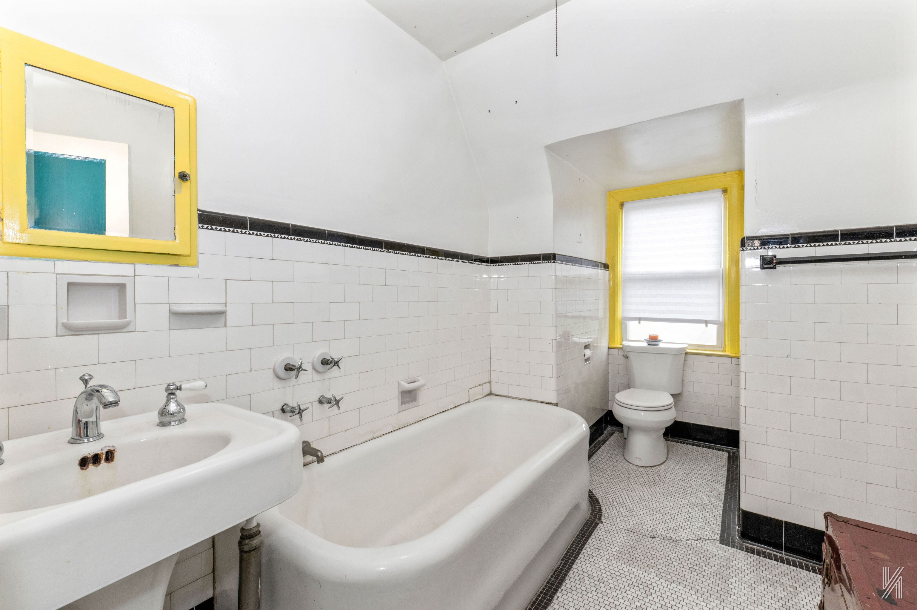 34-32 84th Street Queens, NY 11372 - Photo 10 of 21