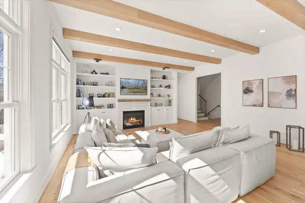 $2,550,000 | 8621 McHenry Street, Vienna, VA 22180