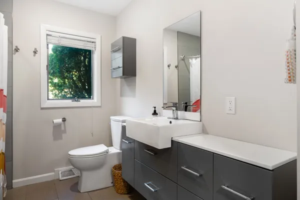 Contact Agent | 33 Thoreau Circle, Beverly, MA 01915